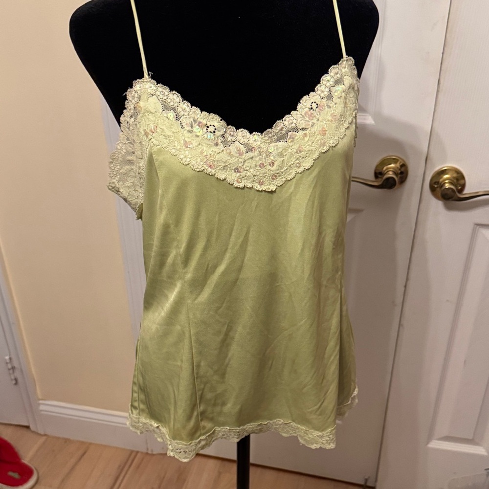 Elegant Light Green Camisole with Floral Details - Picture 15 of 16